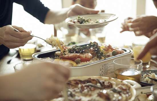 攝圖網(wǎng)_502019775_聚會(huì)聚餐美食特寫(xiě)（企業(yè)商用）